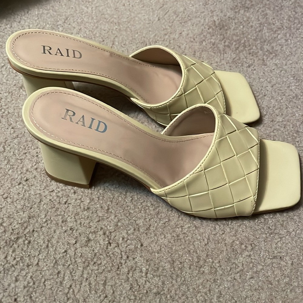 RAID | Albie | Woven | Slip-On | Block Heel |Sandals | Pastel Yellow | Size 38 - Picture 4 of 11